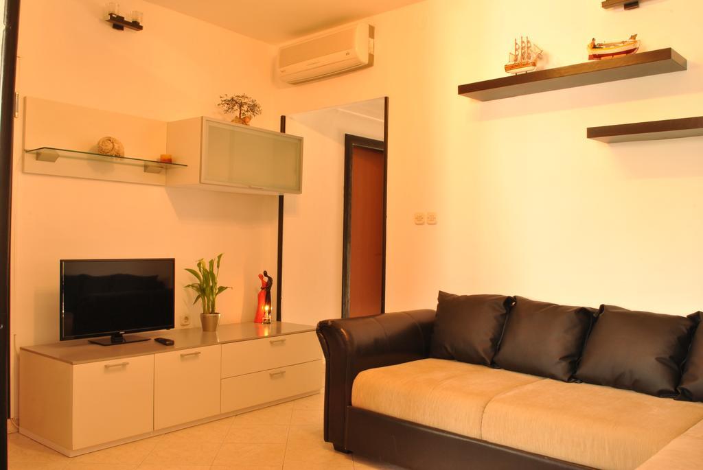 Old Town Uspon Apartment Pula Room photo